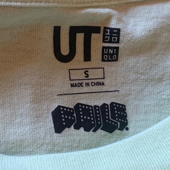 Uniqlo UT Graphic T-Shirt - Picture 4 of 4